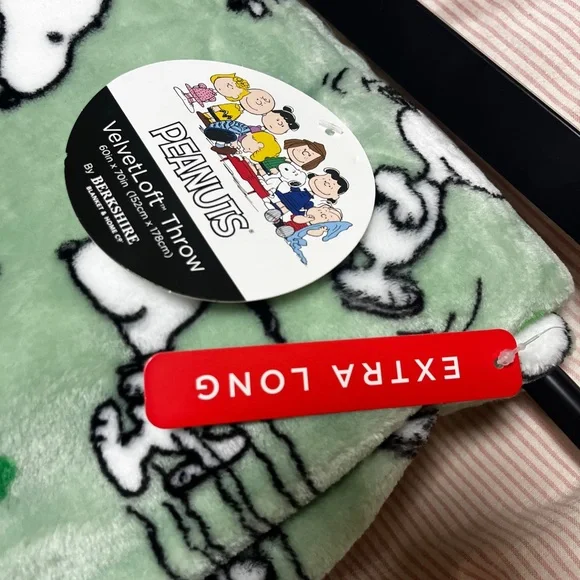 PEANUTS~Snoopy & Woodstock~ST. PATRICK’S ~XTRA LONG Throw~60”X 70”~NEW~ - Picture 4 of 5